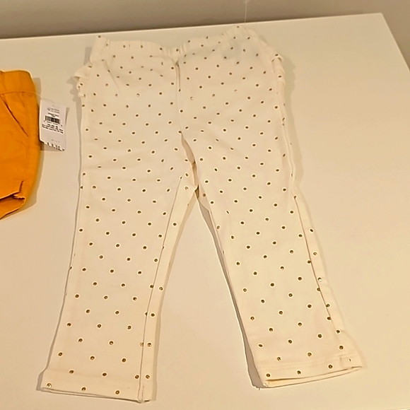 Baby girl bottoms 18-24 months - Picture 3 of 3